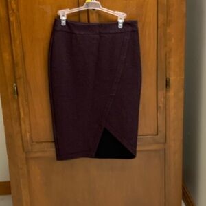 Cupcakes & Cashmere pencil skirt NEW burgundy L-25 in small bodycon